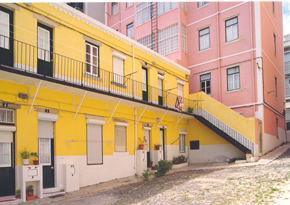 Prdio sito na Vila Vital Teixeira, em Lisboa, recuperado com o apoio do RECRIA